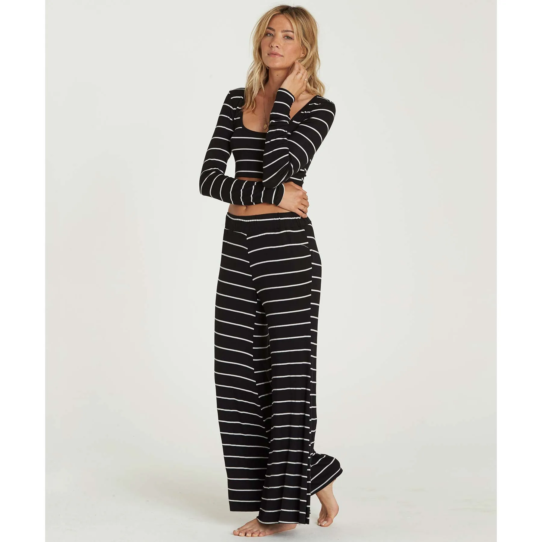 Billabong Women's She Goes Pant | Black