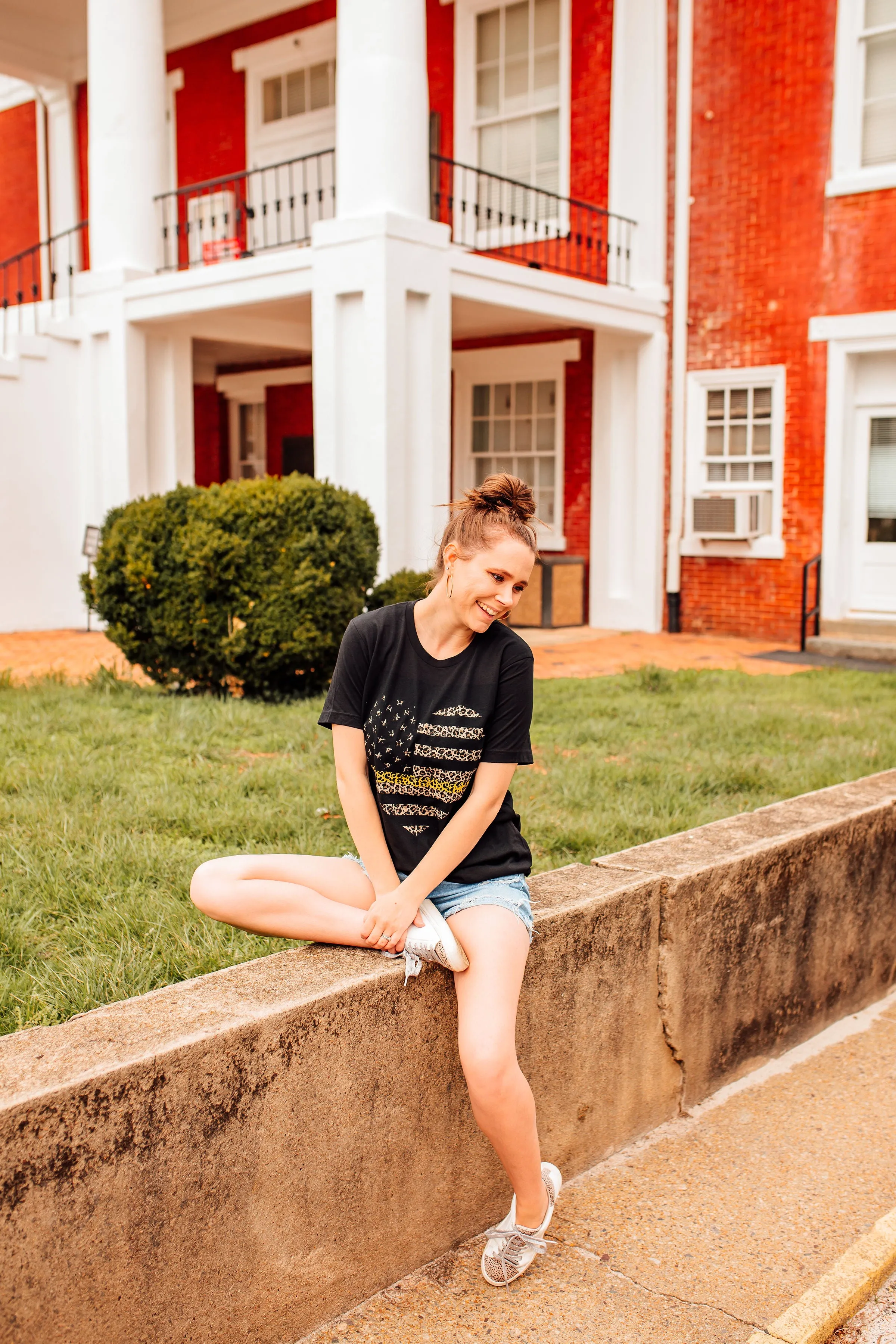 Distressed Leopard Heart Flag © Unisex Tee (Thin Gold Line)