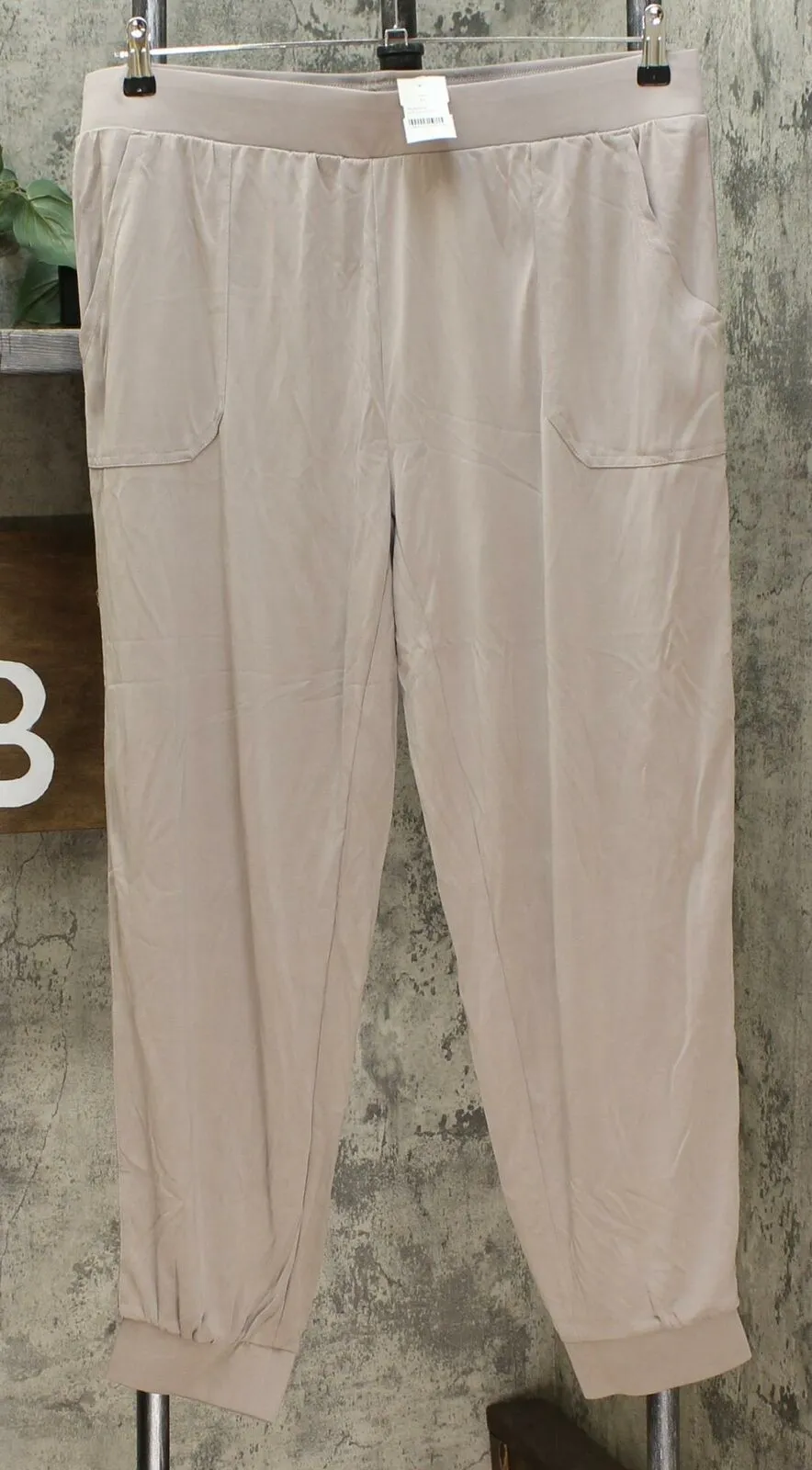 G by Giuliana Women's Luxe Knit Ankle Pants