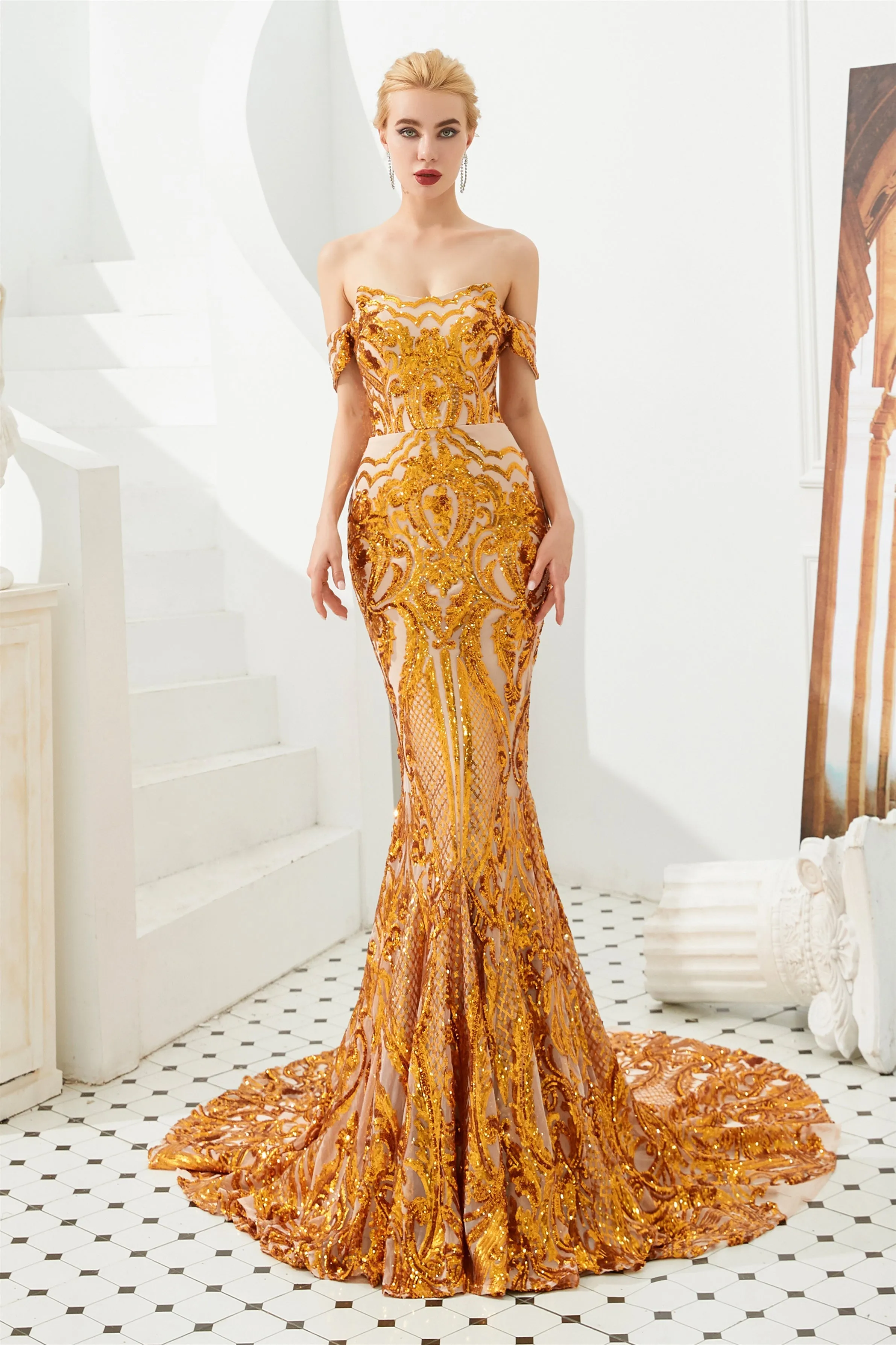 Mermaid Off-the-shoulder Sweetheart Sequined Sleeveless Backless Applique Prom Dress