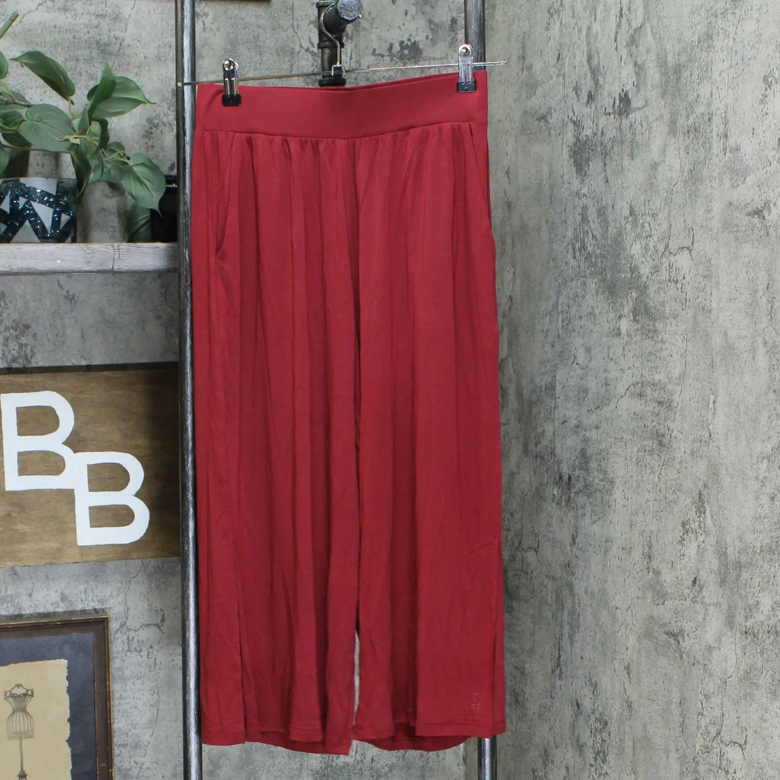NWT Cuddl Duds Women's Softwear Stretch Cropped Wide Leg Knit Pants. A368057 S