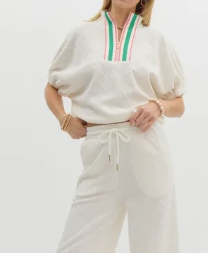 T25915 - Embossed Puff Sleeve Top