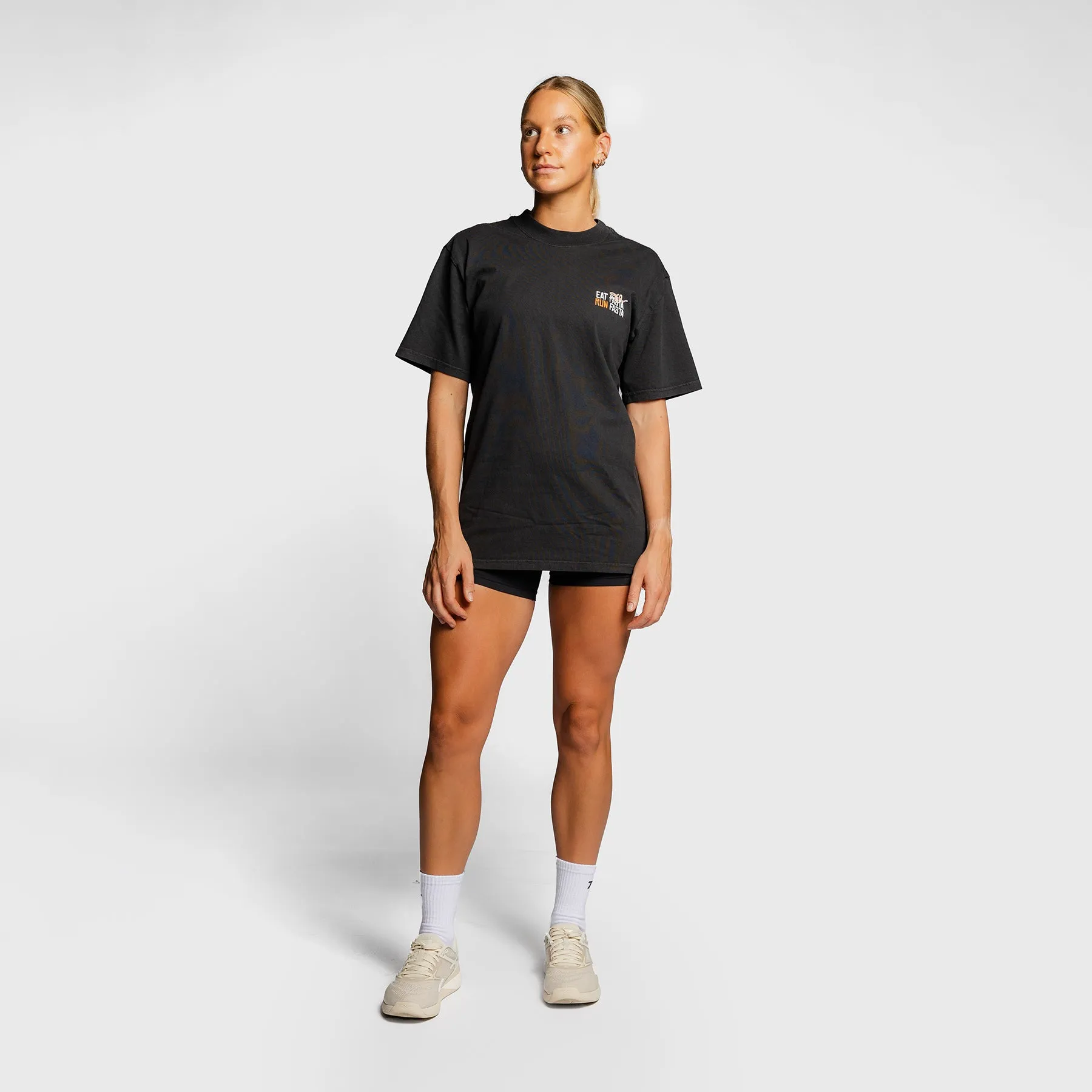 TWL - LIFESTYLE OVERSIZED T-SHIRT - EAT PASTA RUN FASTA - BLACK