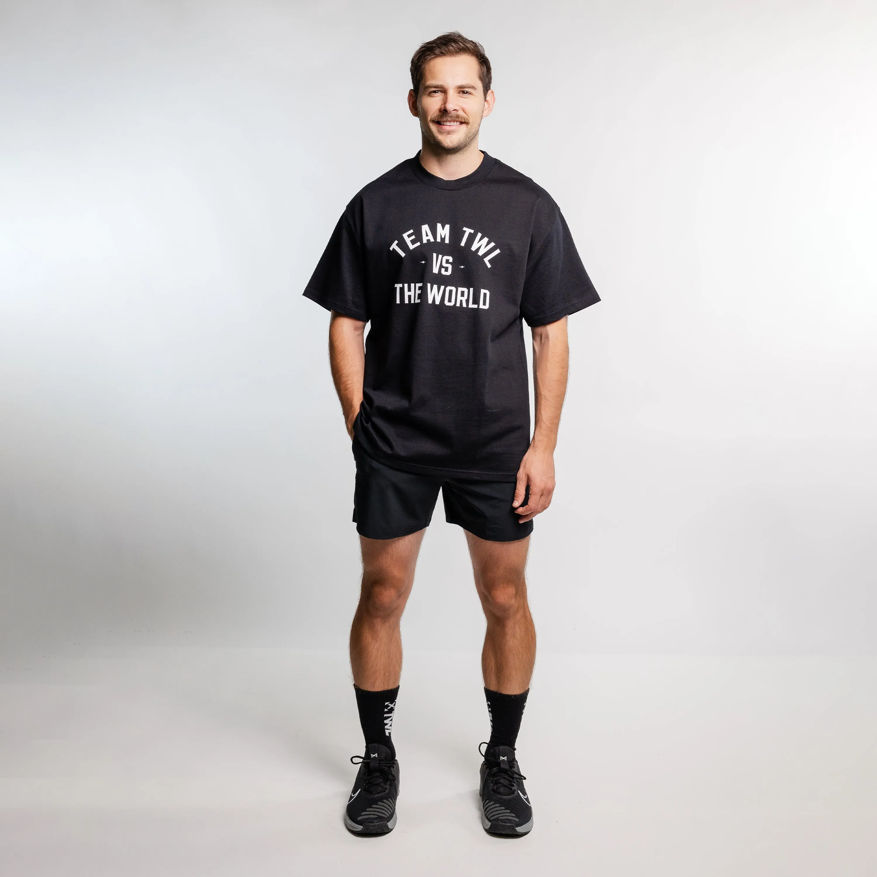 TWL - LIFESTYLE OVERSIZED T-SHIRT - TEAM TWL VS THE WORLD - BLACK