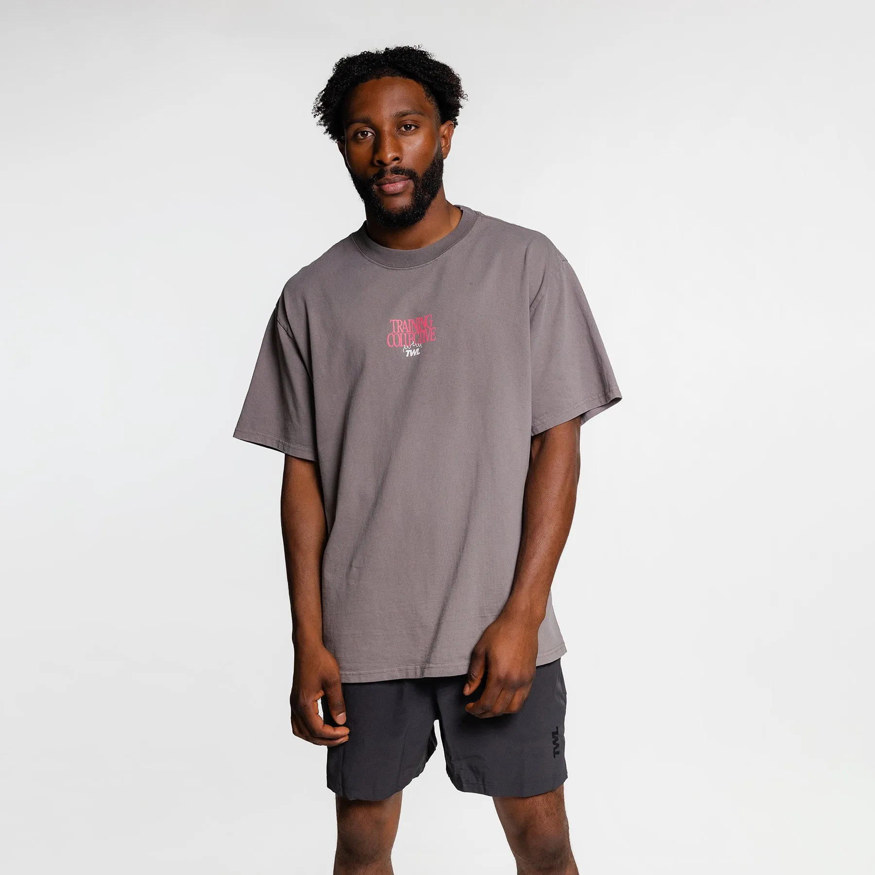 TWL - LIFESTYLE OVERSIZED T-SHIRT - TRAINING COLLECTIVE - FADED GREY/NEON PINK