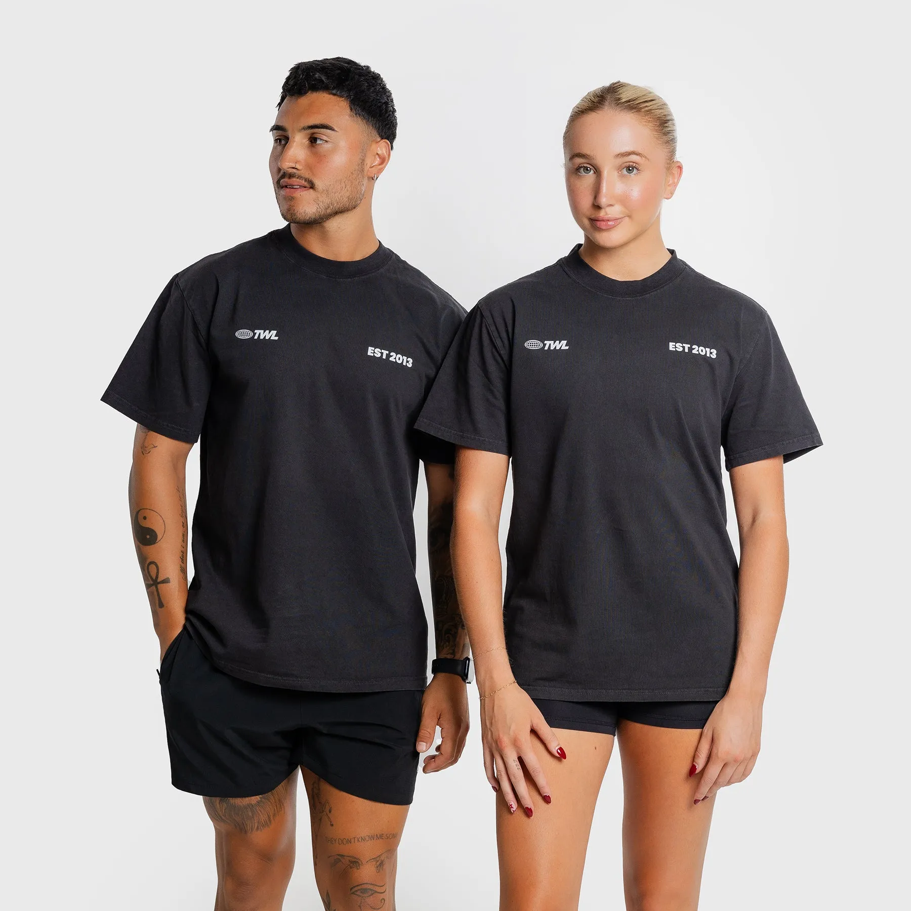 TWL - LIFESTYLE OVERSIZED T-SHIRT - VALUES - BLACK/STRENGTH IN COMMUNITY
