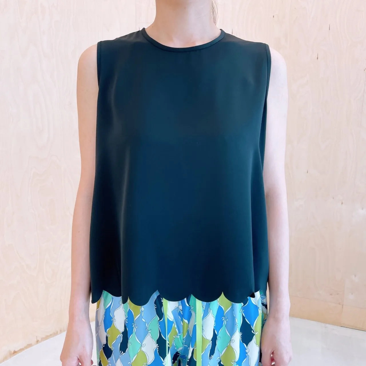 WaveCut Silky Sleeveless Top