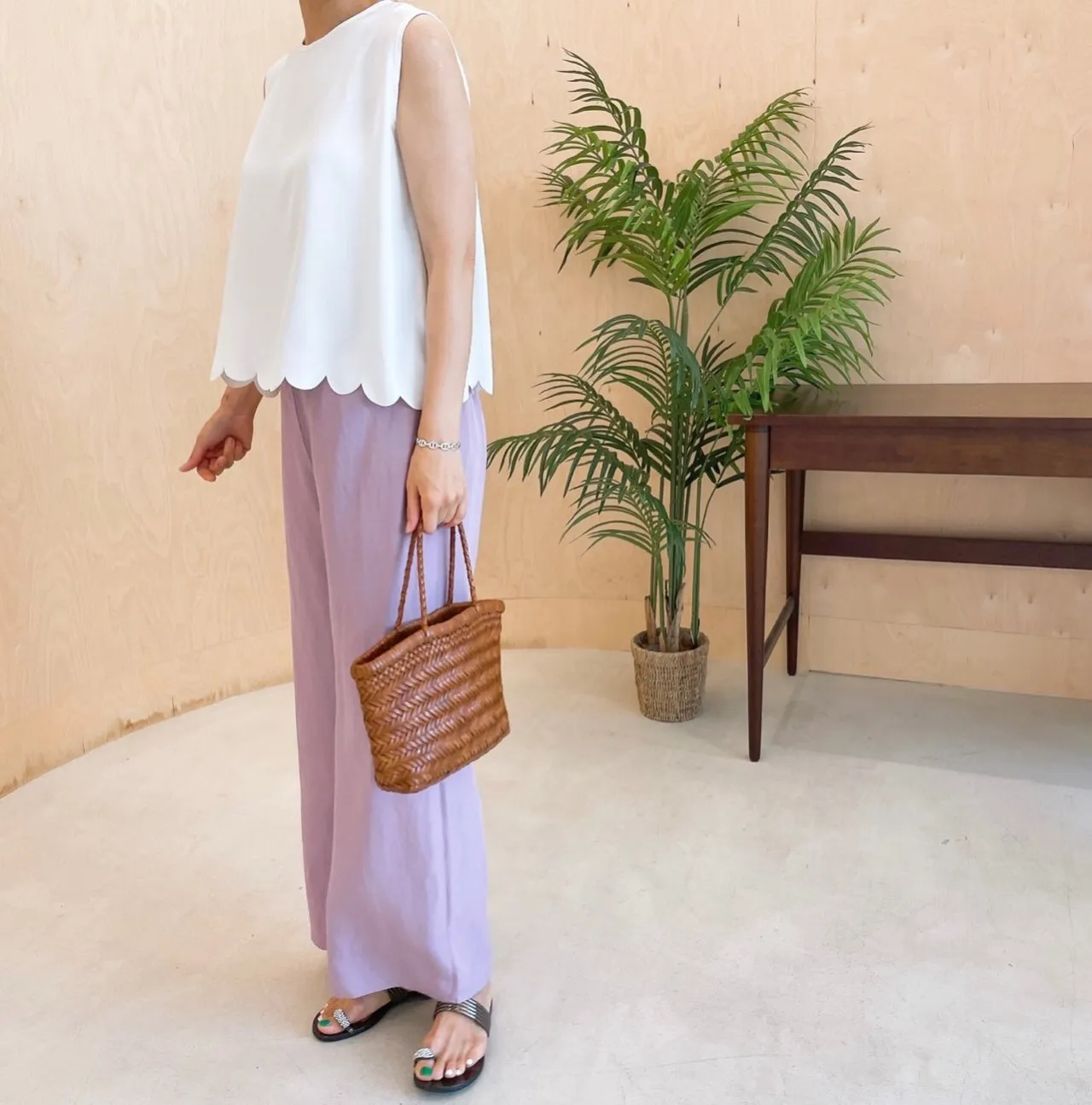 WaveCut Silky Sleeveless Top
