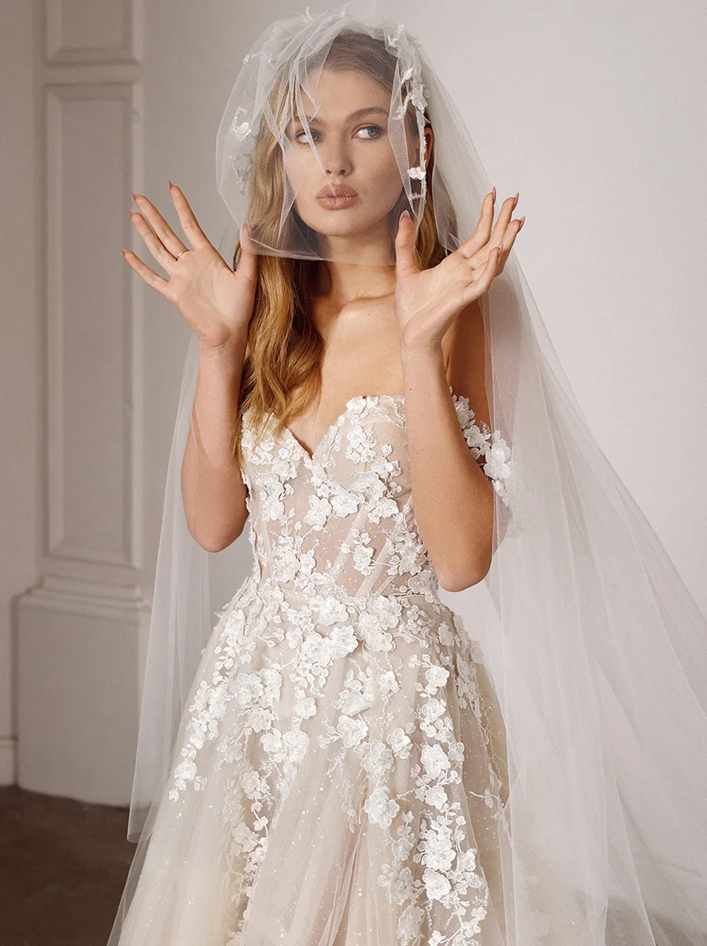 Wedding Dress Lace Appliques Off the Shoulder Princess Bride Gown