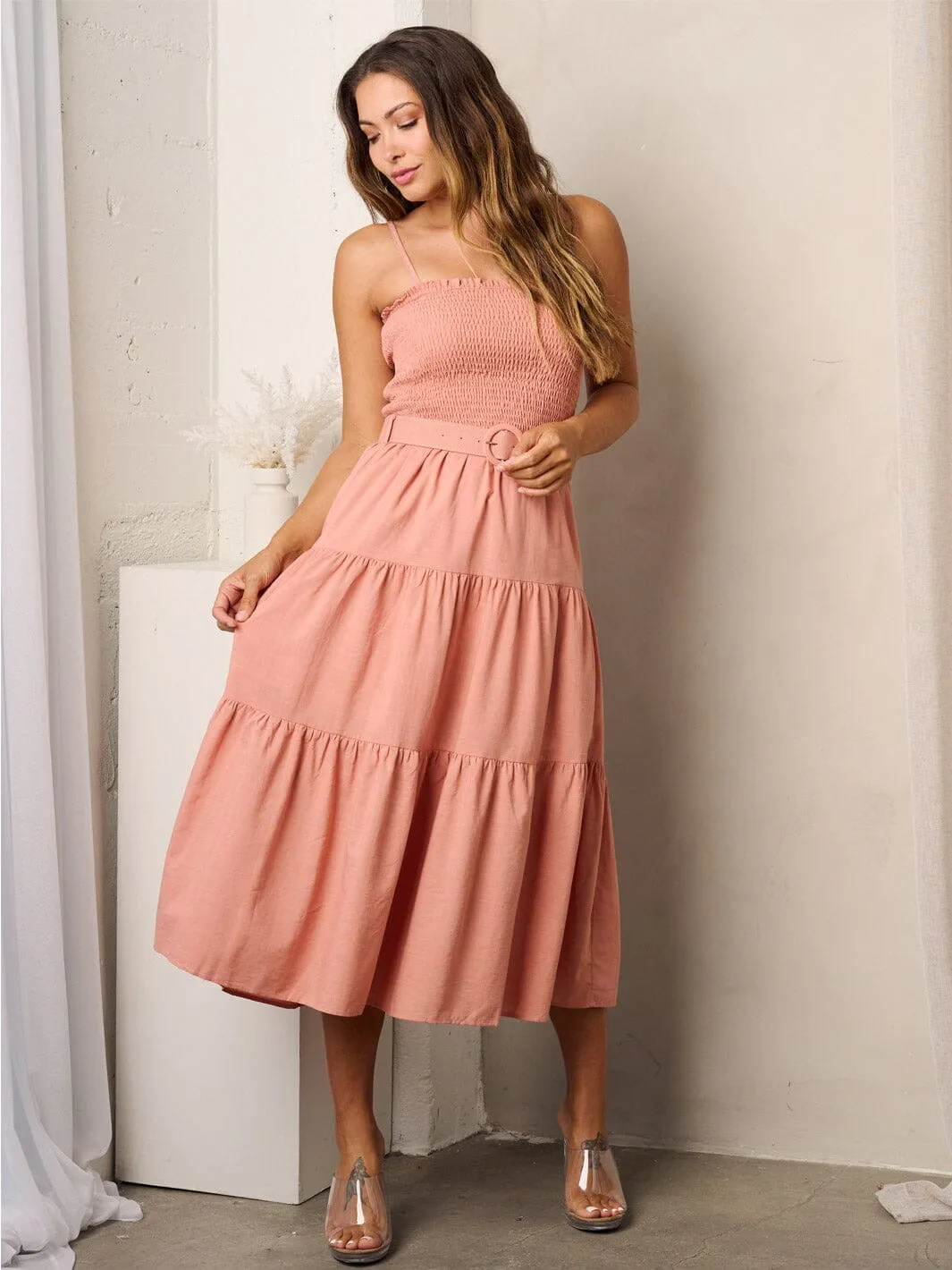 WOMEN'S SLEEVELESS SMOCK TIERED BELTED MIDI DRESS